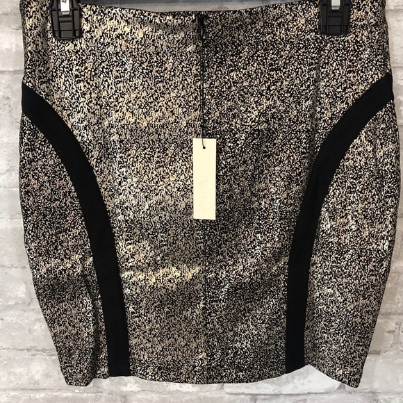 Capulet High Waisted Pencil Skirt - Picture 2 of 8